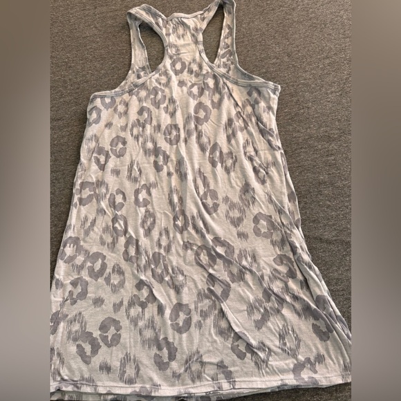 Express Gray Leopard-Print Racerback Tank Top - Picture 3 of 3
